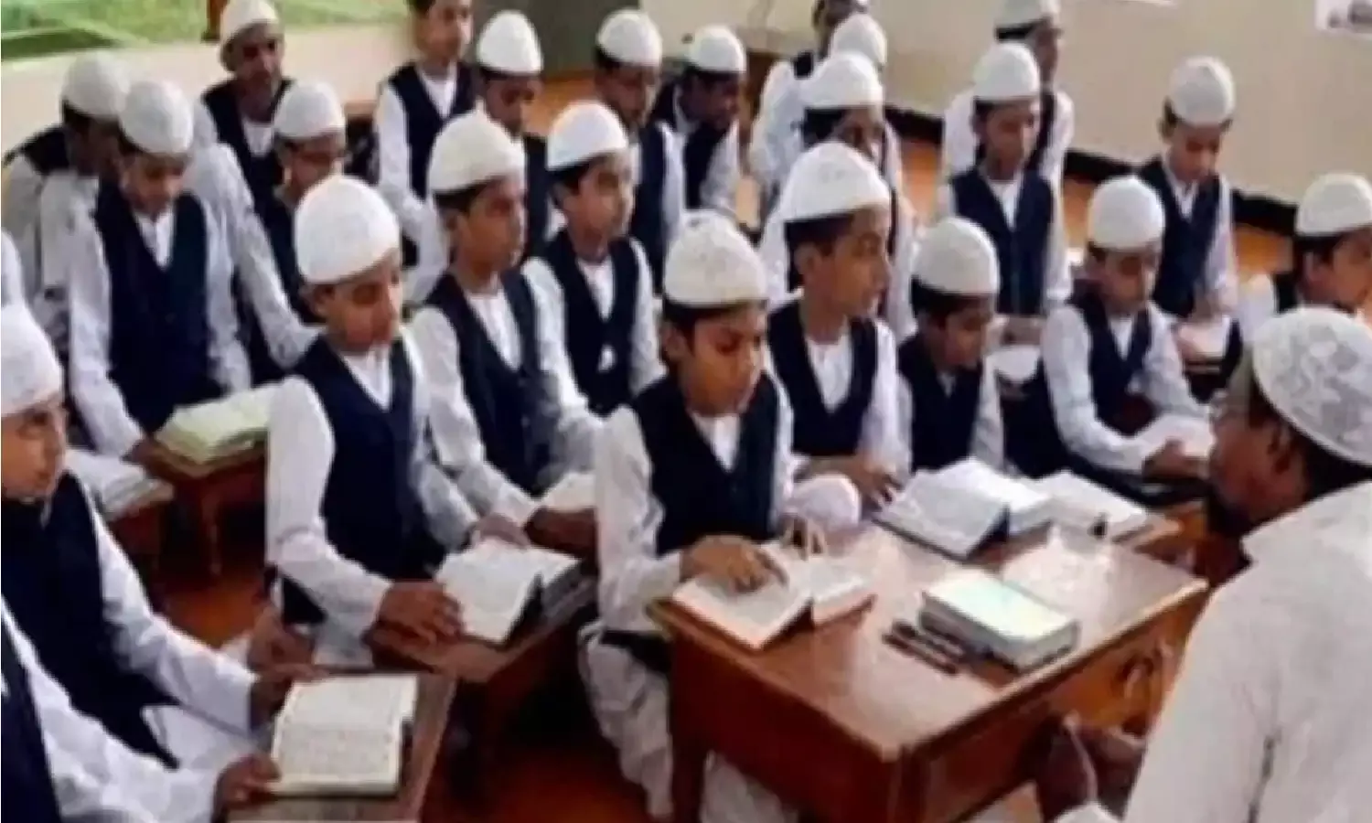 UP News: यूपी में आज से शुरू होगा मदरसो का सर्वे, इन चीजो की होगी जाँच UP News: यूपी में आज से शुरू होगा मदरसो का सर्वे, इन चीजो की होगी जाँच