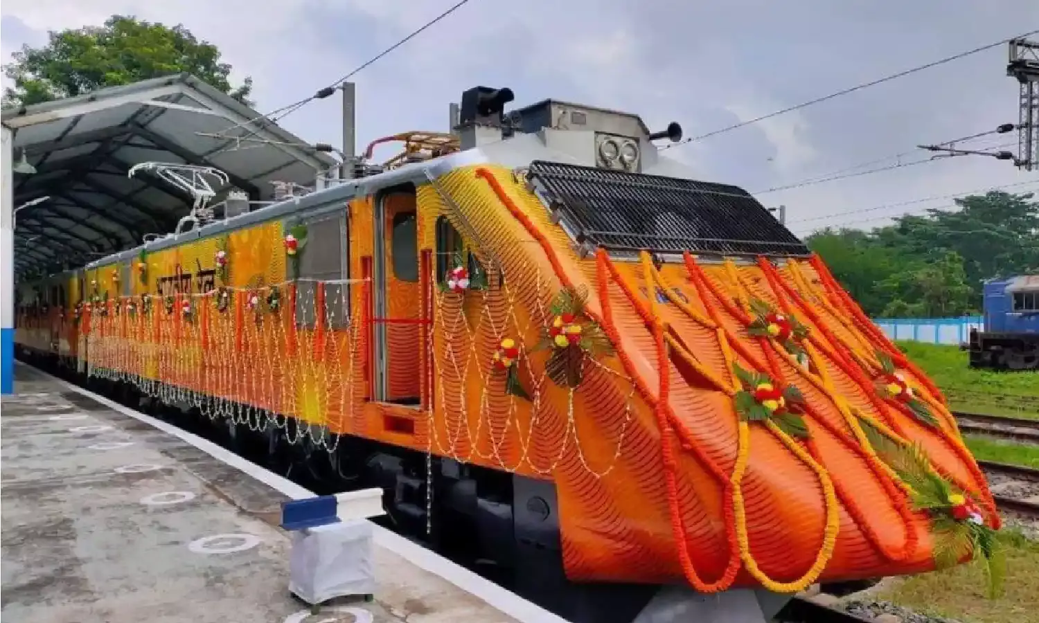 भारत की एक ऐसी ट्रेन जिसमें कोई टीईटी नहीं, मुफ्त सफर करते हैं यात्री भारत की एक ऐसी ट्रेन जिसमें कोई टीईटी नहीं, मुफ्त सफर करते हैं यात्री