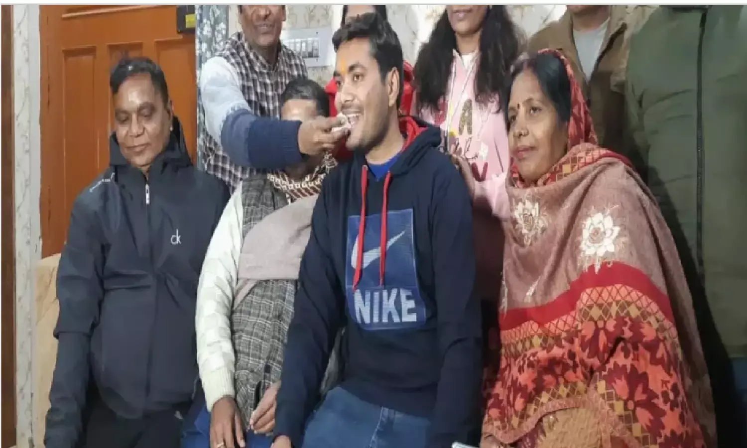 UPPSC PCS Result 2023: रेलवे की नौकरी छोड़ सात्विक श्रीवास्तव ने पीसीएस परीक्षा में किया टॉप, पढ़े इनकी कहानी UPPSC PCS Result 2023: रेलवे की नौकरी छोड़ सात्विक श्रीवास्तव ने पीसीएस परीक्षा में किया टॉप, पढ़े इनकी कहानी